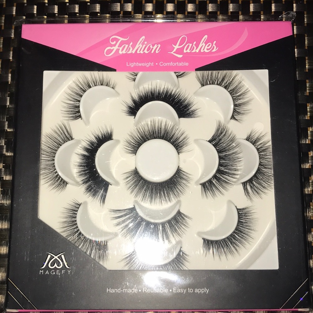 NIB fake eyelashes!  Perfect condition!